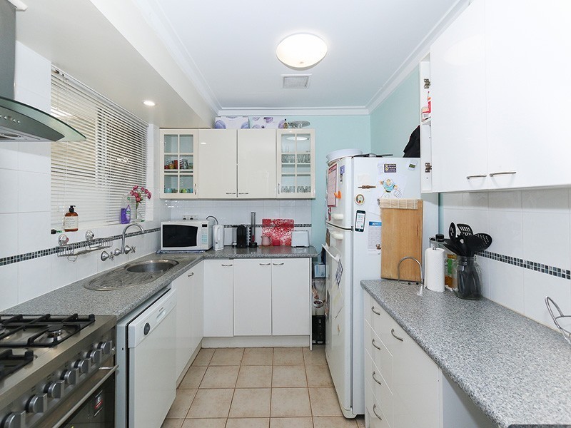 25 Salisbury Road, Midvale WA 6056