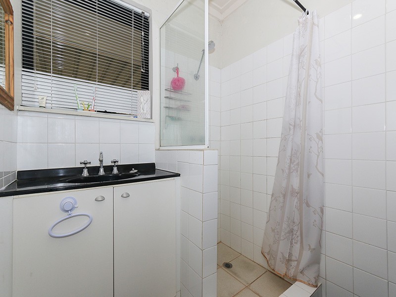 25 Salisbury Road, Midvale WA 6056