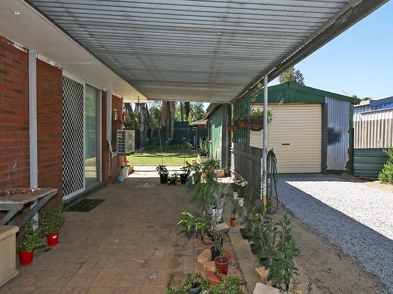 25 Salisbury Road, Midvale WA 6056