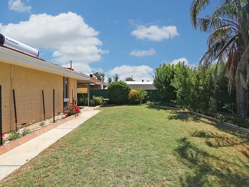 25 Salisbury Road, Midvale WA 6056