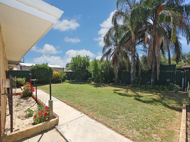 25 Salisbury Road, Midvale WA 6056