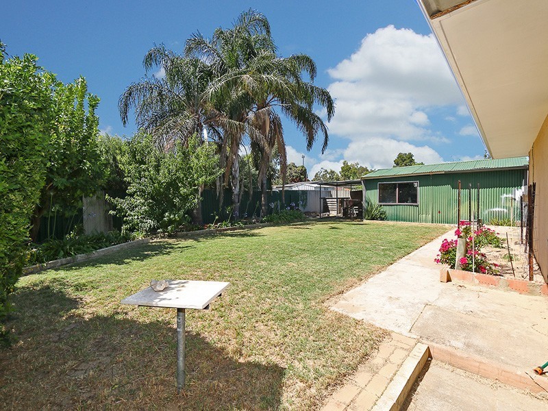 25 Salisbury Road, Midvale WA 6056