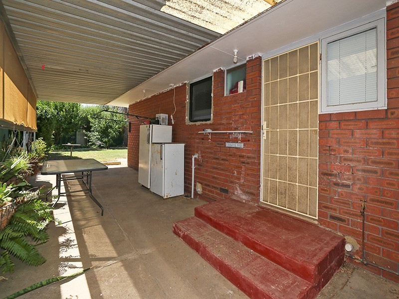 25 Salisbury Road, Midvale WA 6056