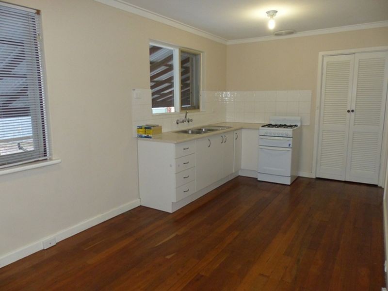 13 Holmwood Way, Embleton WA 6062