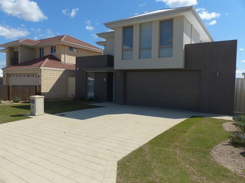 8 Aquaviva Circle, Viveash WA 6056