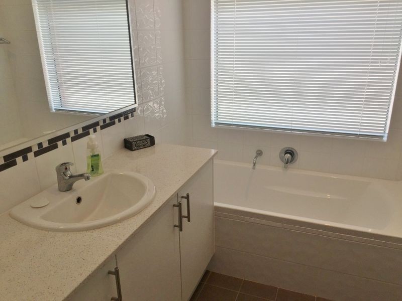 14B Aquaviva Circle, Viveash WA 6056