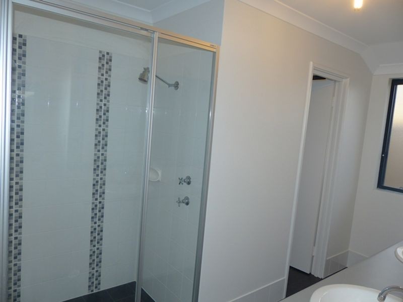 4 Barcelo Lane, Caversham WA 6055