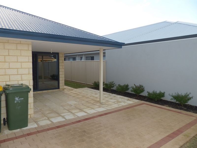 4 Barcelo Lane, Caversham WA 6055
