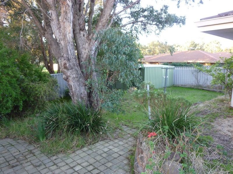 32 Christowe Drive, Swan View WA 6056