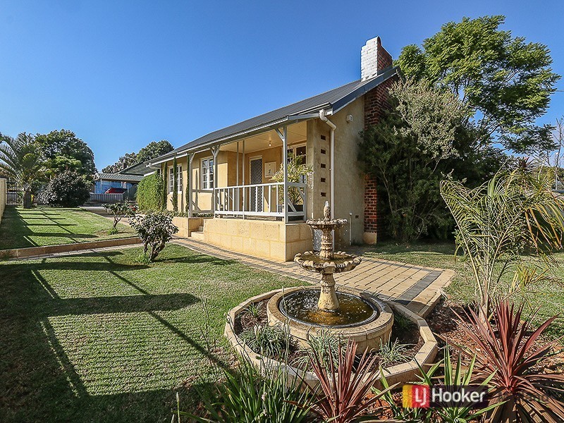 2 Coolga Road, Koongamia WA 6056