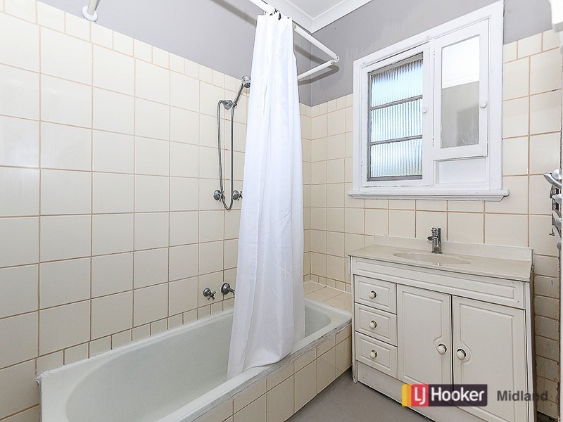 2 Coolga Road, Koongamia WA 6056