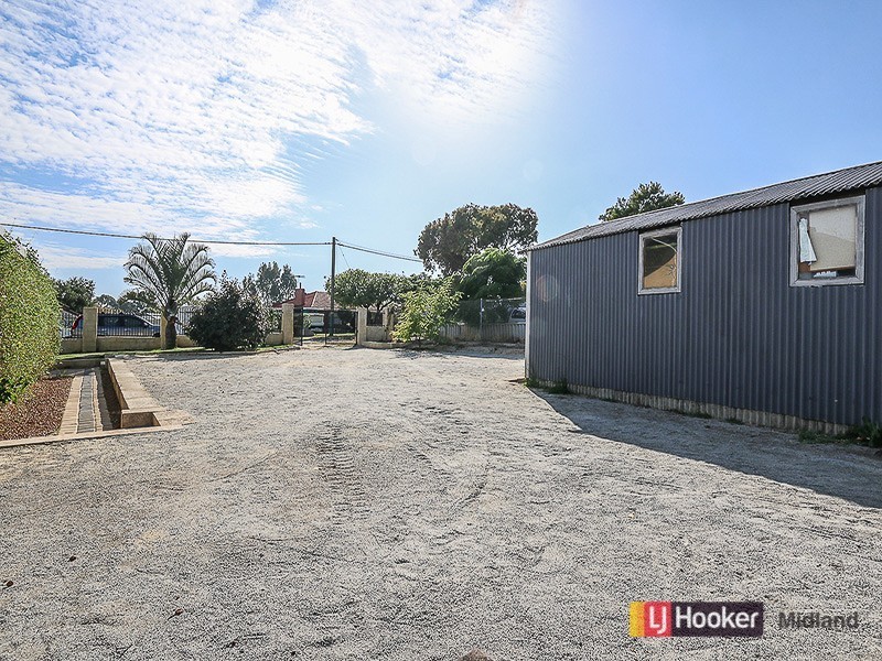 2 Coolga Road, Koongamia WA 6056