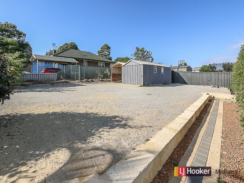 2 Coolga Road, Koongamia WA 6056