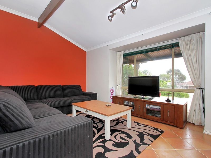 98 Talbot Road, Swan View WA 6056