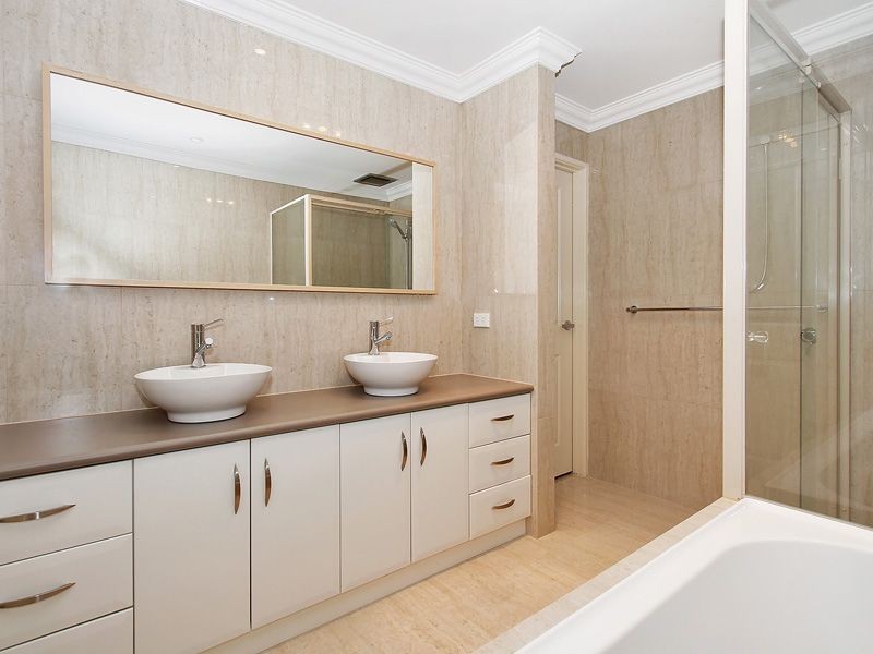 14 Muja Lane, Baskerville WA 6056