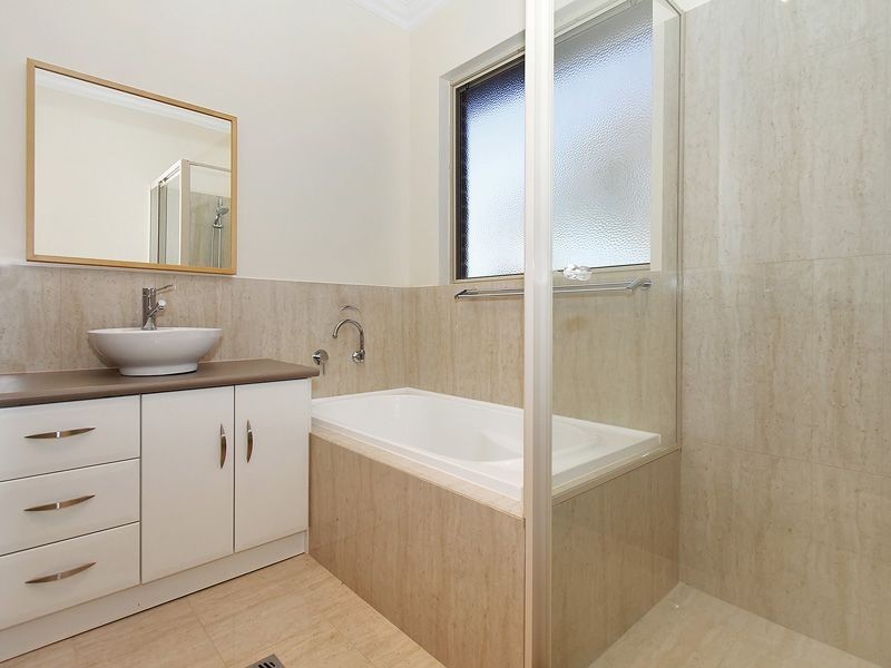 14 Muja Lane, Baskerville WA 6056