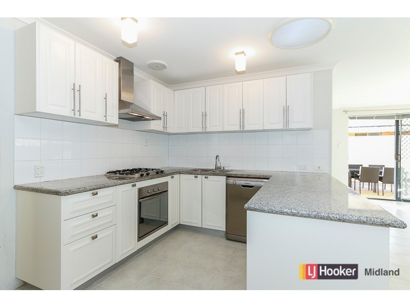 Unit 4/42 Holmesdale Road, Woodbridge WA 6056