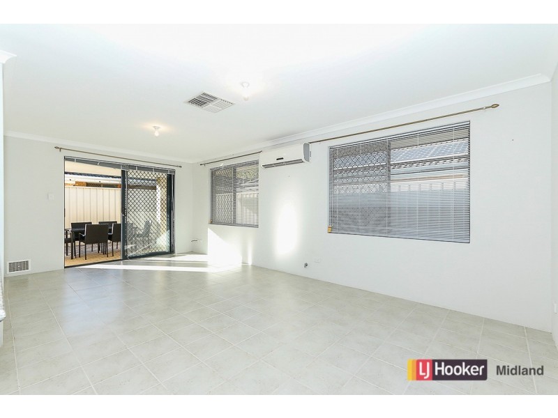 Unit 4/42 Holmesdale Road, Woodbridge WA 6056