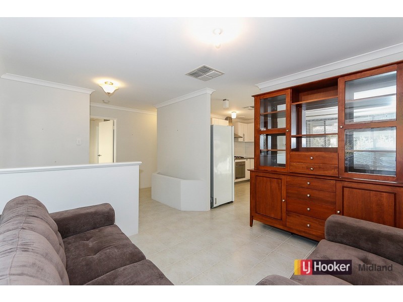 Unit 4/42 Holmesdale Road, Woodbridge WA 6056