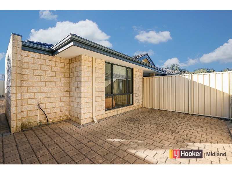 Unit 4/42 Holmesdale Road, Woodbridge WA 6056