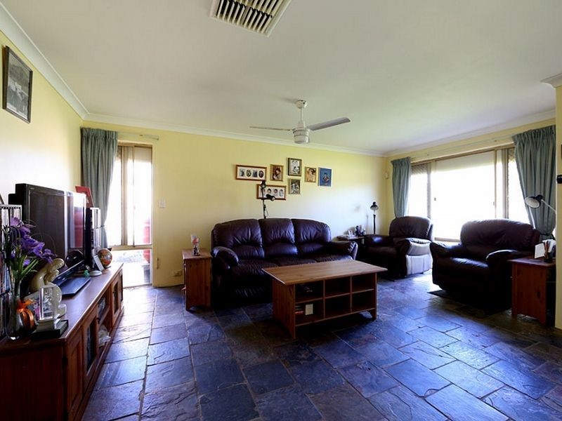 4 Egan Place, Midland WA 6056