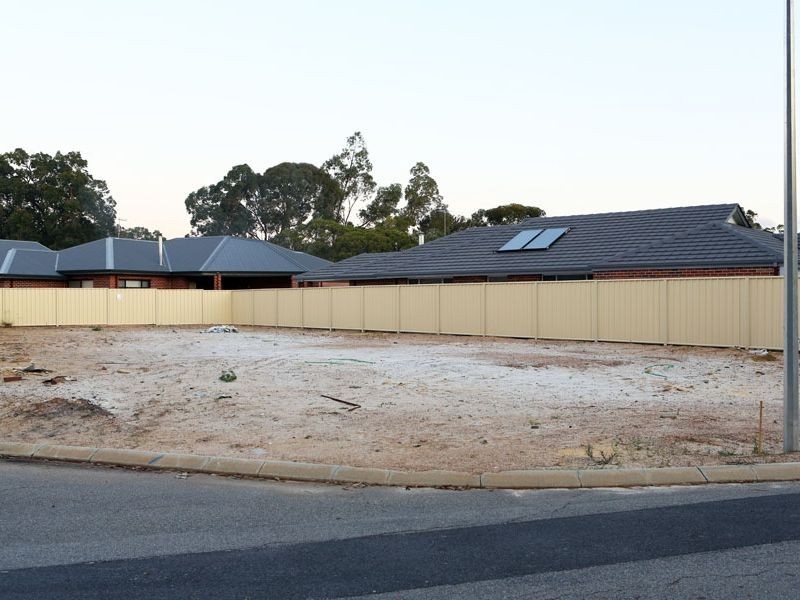 6 Gilba Place, Maida Vale WA 6057