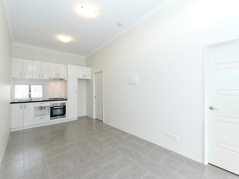 Unit 16/13 Spring Avenue, Midland WA 6056