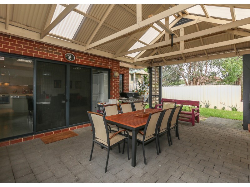 25A Wellaton Street, Midvale WA 6056