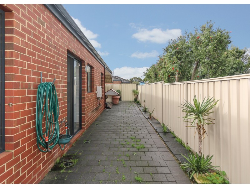 25A Wellaton Street, Midvale WA 6056