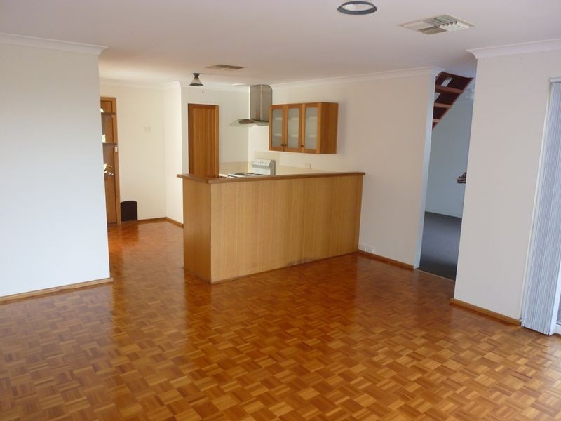 1 Easton Crt, Boya WA 6056