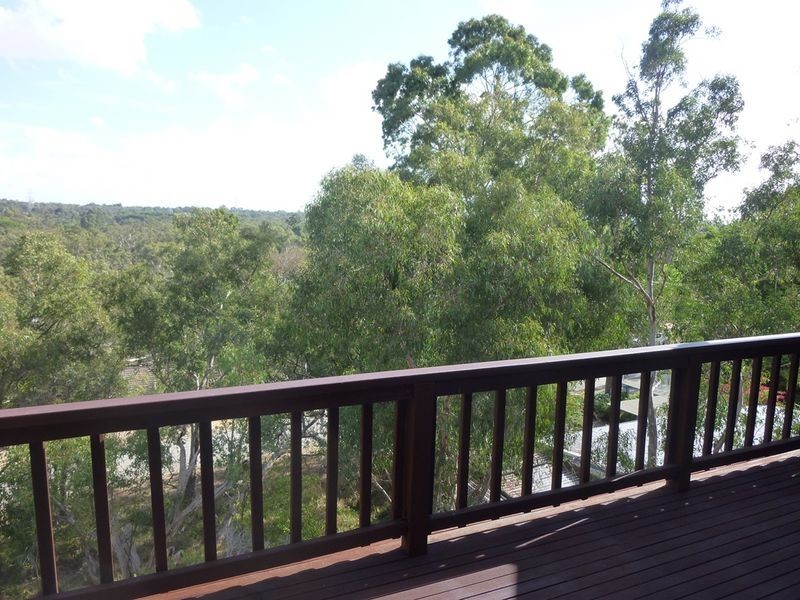 1 Easton Crt, Boya WA 6056