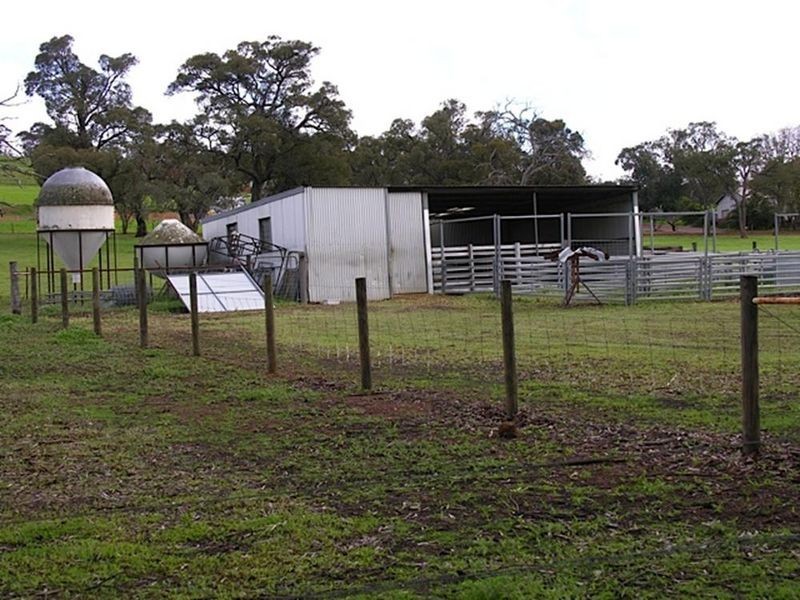 691 Chittering Valley Road, Lower Chittering WA 6084