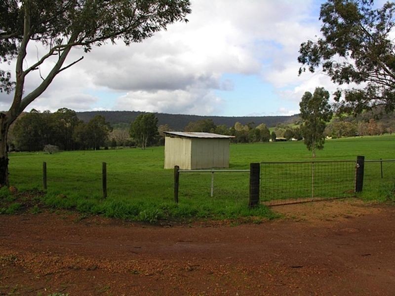 691 Chittering Valley Road, Lower Chittering WA 6084