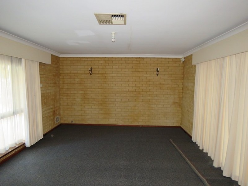 56 Sussex Road, Forrestfield WA 6058