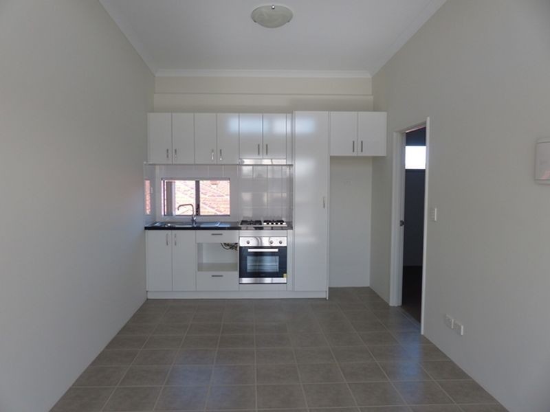 4/13 Spring Avenue, Midland WA 6056