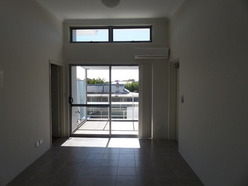 4/13 Spring Avenue, Midland WA 6056