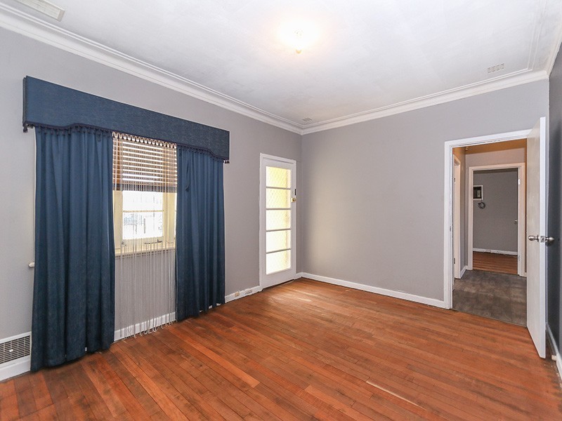 2 Coolga Road, Koongamia WA 6056
