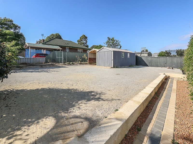 2 Coolga Road, Koongamia WA 6056