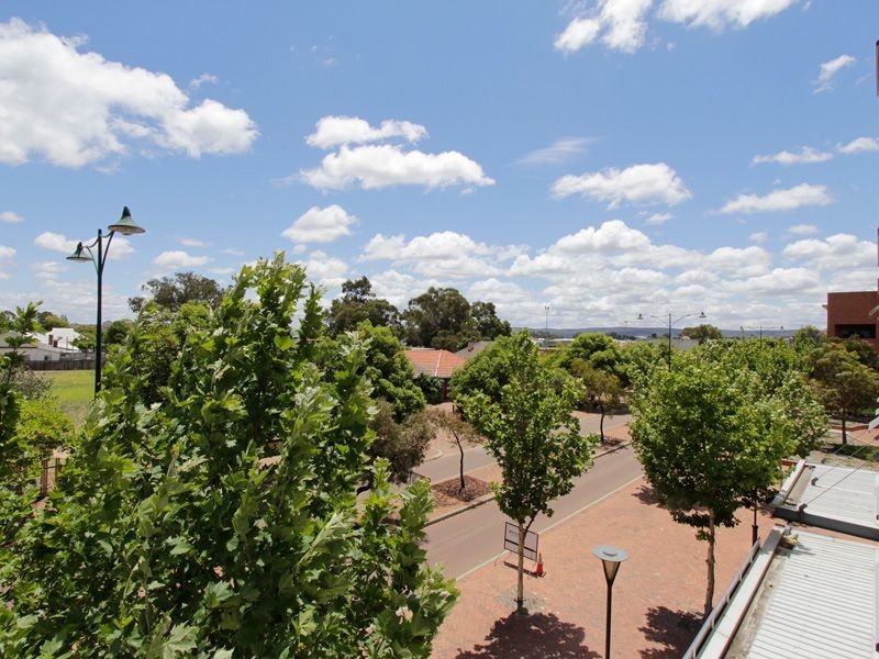 U24/42 The Crescent, Midland WA 6056
