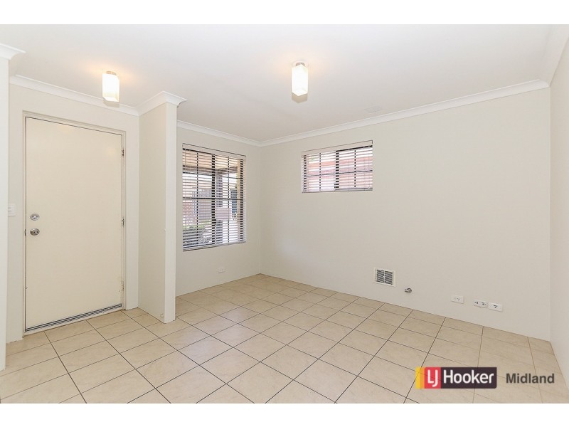 Unit 2/28 Holmesdale Road, Woodbridge WA 6056
