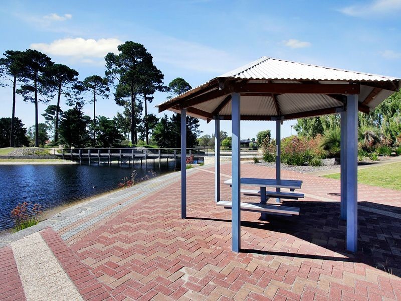20 Santorini Turn, Ellenbrook WA 6069