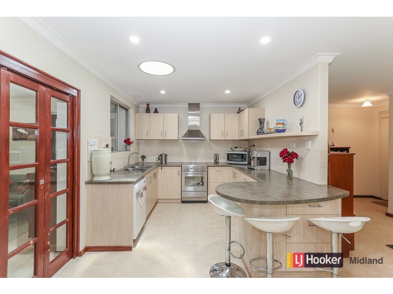 21 The Crescent, Helena Valley WA 6056