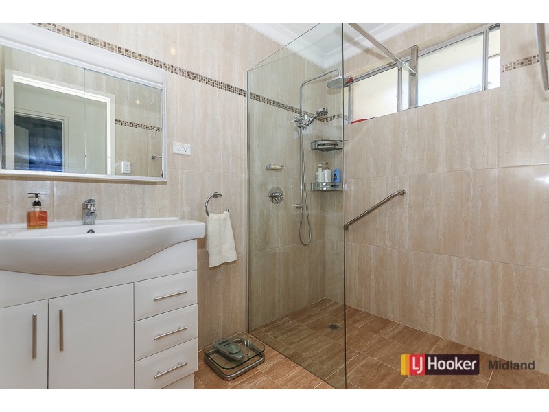 21 The Crescent, Helena Valley WA 6056