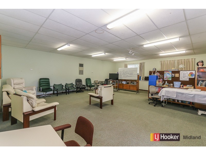 21 The Crescent, Helena Valley WA 6056