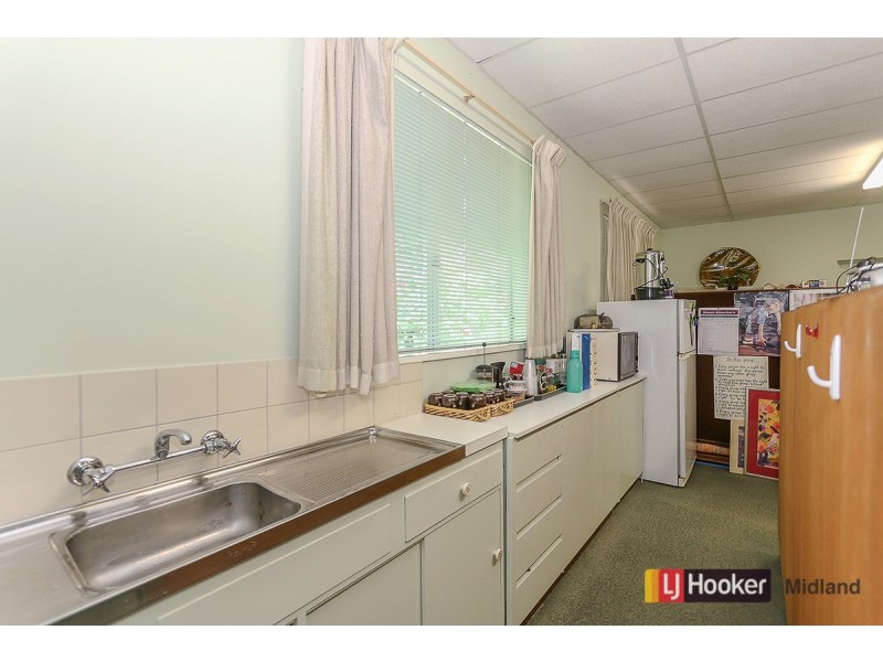 21 The Crescent, Helena Valley WA 6056