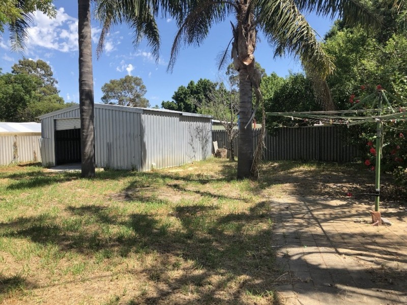 16 Connaught Street, Forrestfield WA 6058