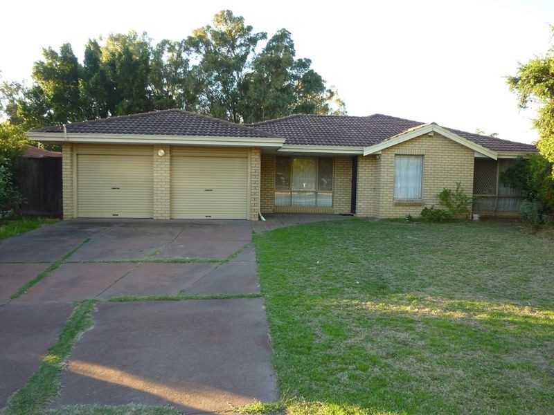 32 Christowe Drive, Swan View WA 6056