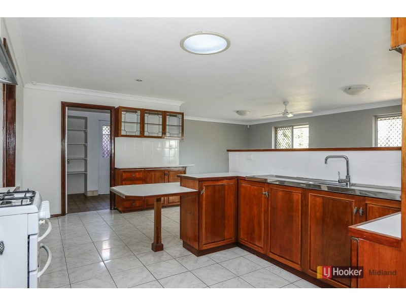 76 Blanchard Road, Swan View WA 6056