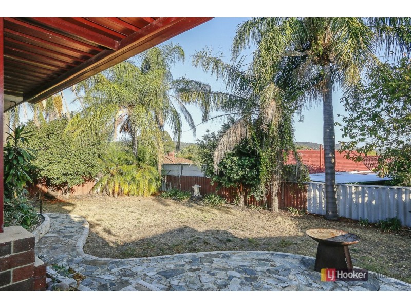 76 Blanchard Road, Swan View WA 6056