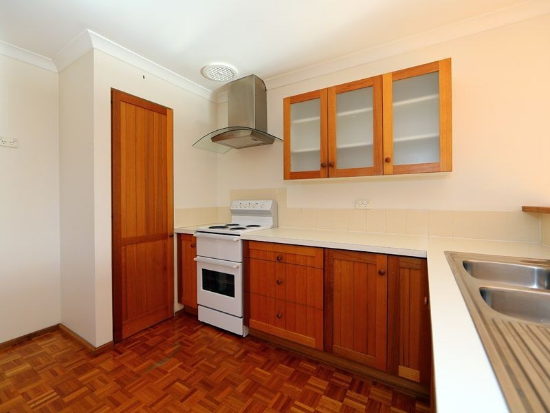 1 Easton Crt, Boya WA 6056